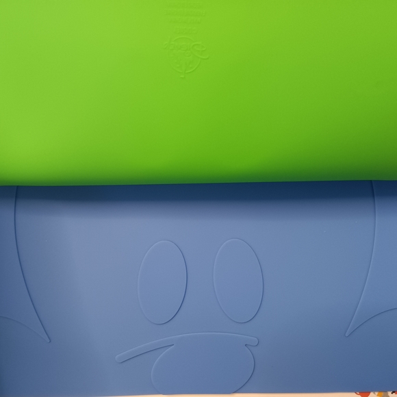 Disney Mousewares Set Of 4 Mickey Mouse Placemats - Picture 5 of 6